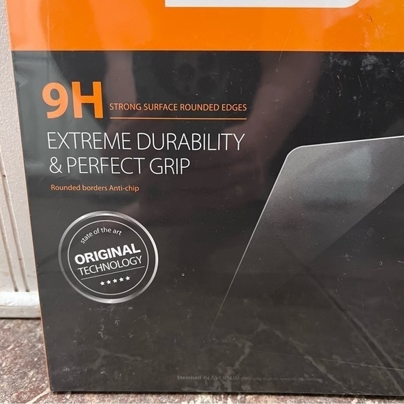 SPIGEN Tempered Glass Screen Protector Galaxy Tab S2, 9.7” - Picture 3 of 6